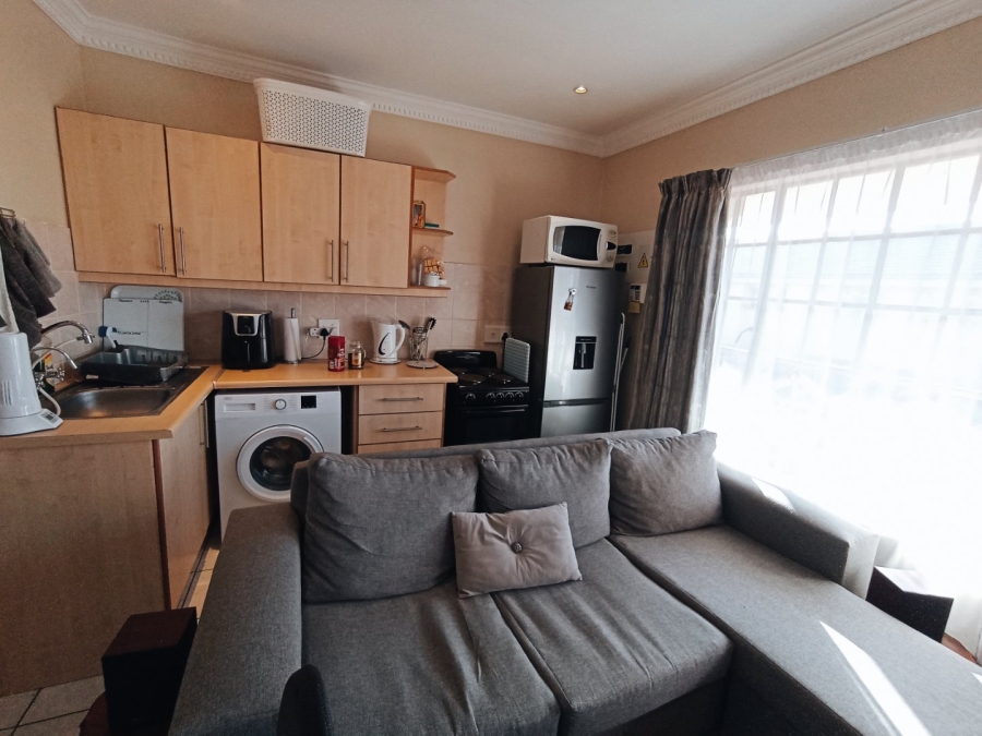 To Let 1 Bedroom Property for Rent in Bult West North West
